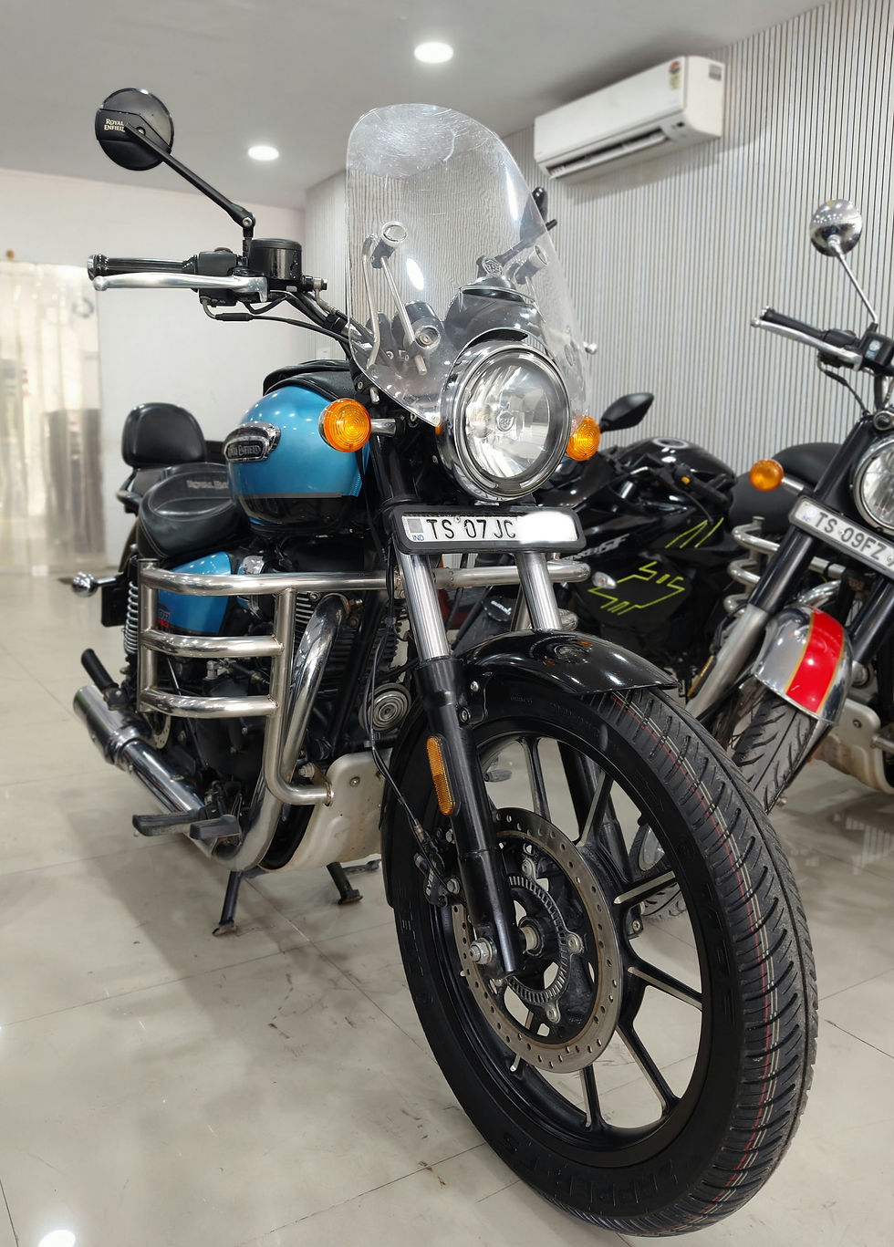 Thumbnail: Royal Enfield Meteor 350 ABS BS6 (GBW)