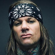 Darren Leader of Steel Panther