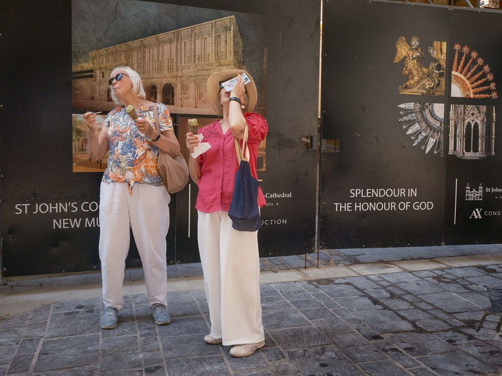 Street photography Fuji GFX100RF in Valtta