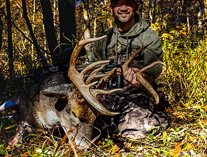 Illinois Whitetail Deer Outfitter Trophy Buck Harvested with JM Outdoor Ops
