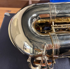 買取テナーサックスの凹み