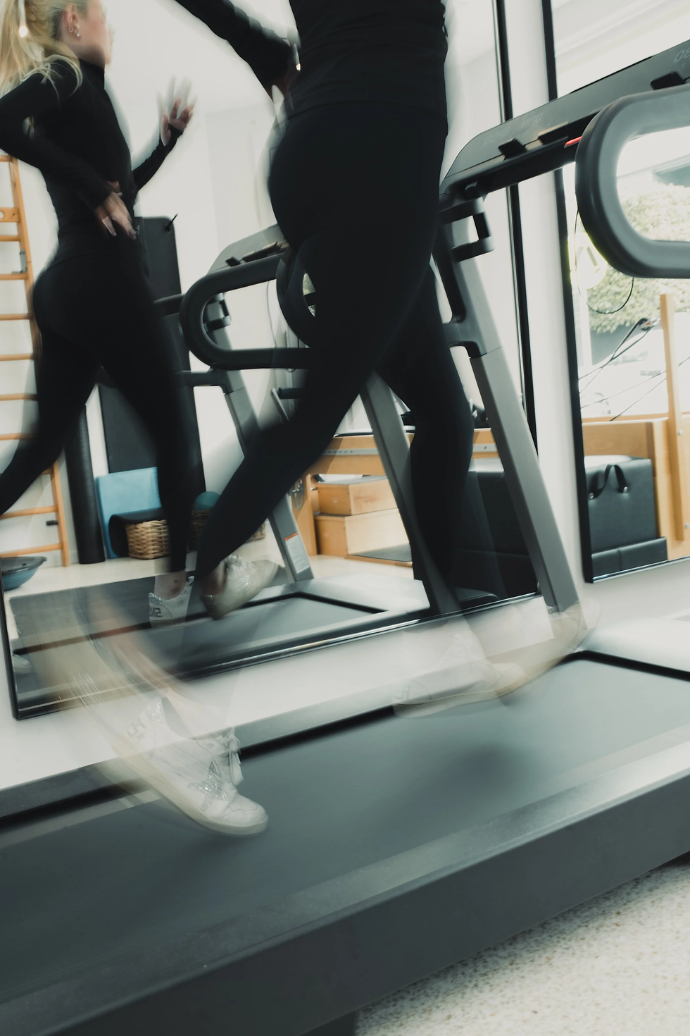 When should you see a physio for knee pain?