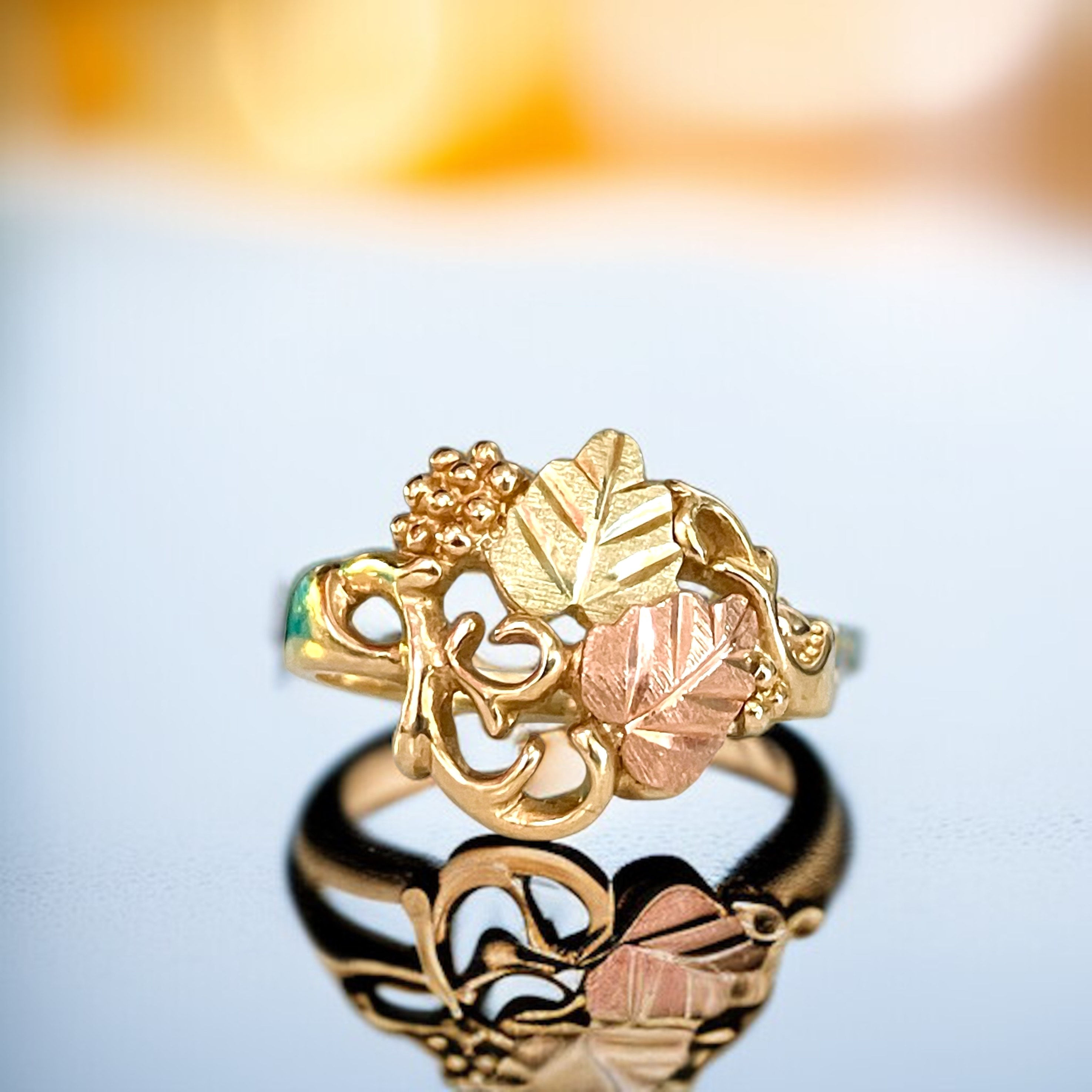 Black Hills Gold Leaves & Grapes 10K Gold Ring