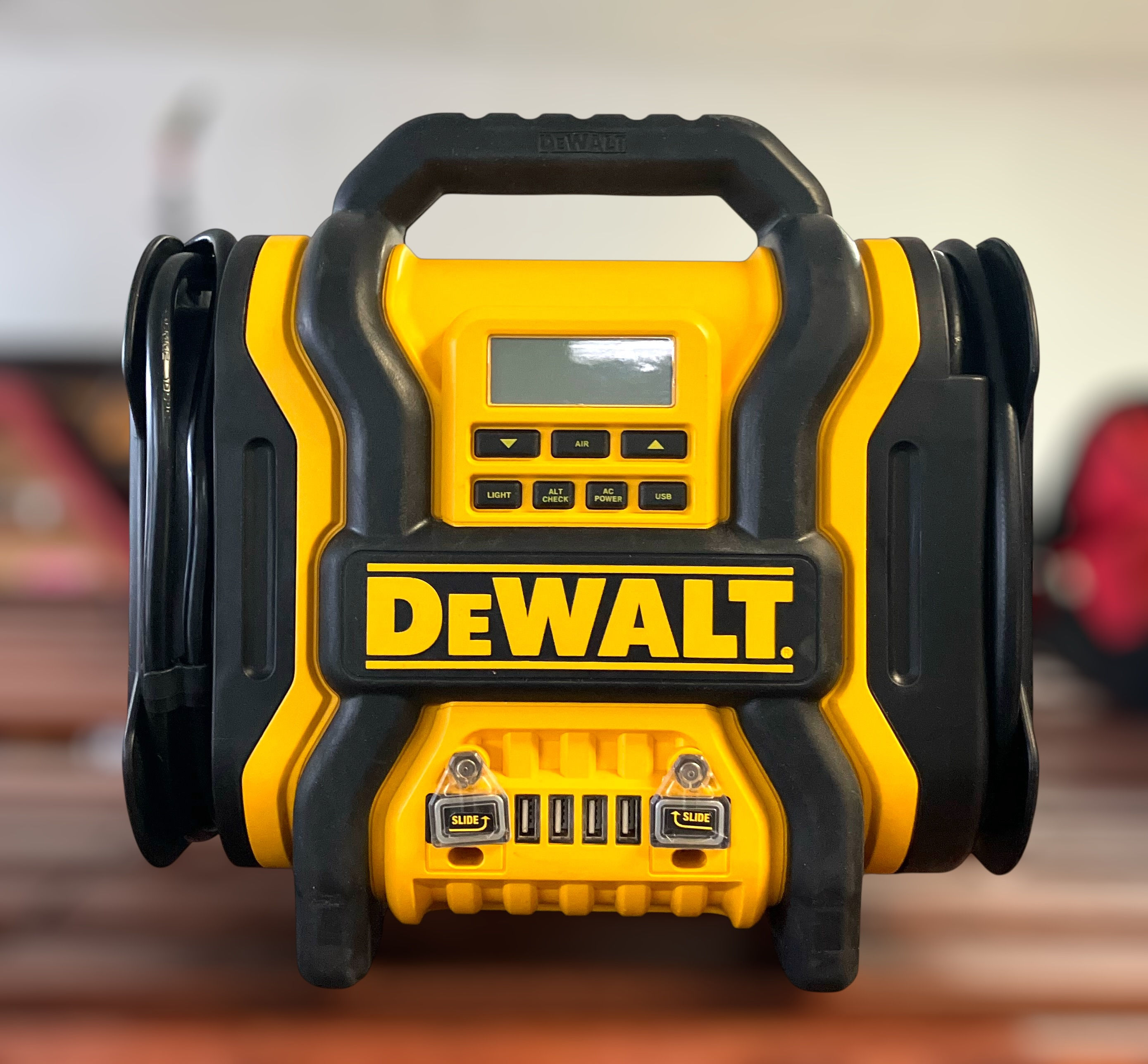 DeWalt DXAEPS14 Jump Starter Power Station