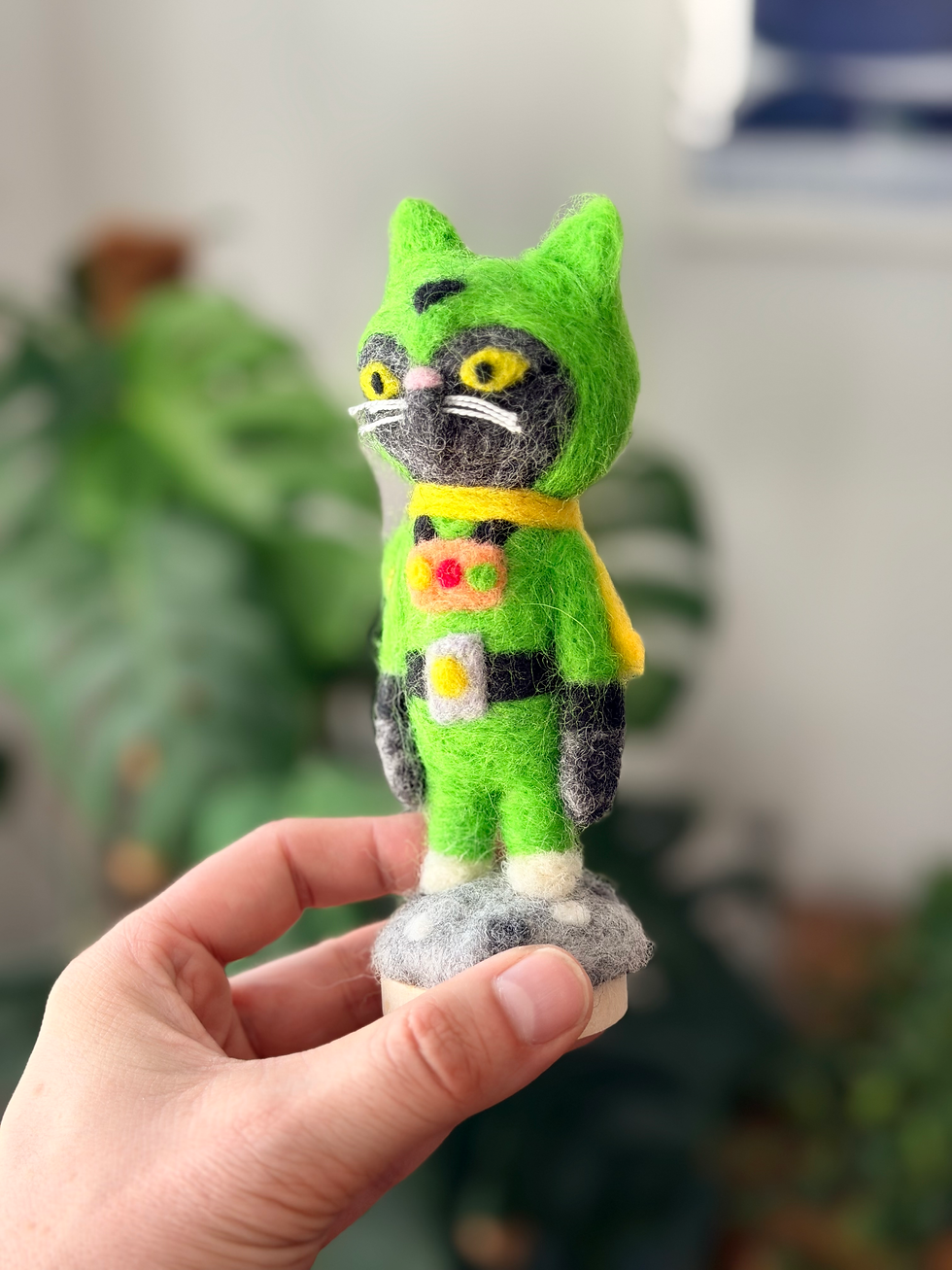 Thumbnail: RETRO SPACE CAT GREEN needle felted art toy