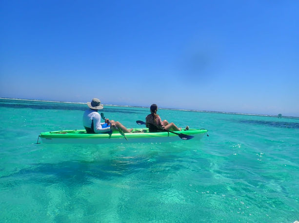 Kayaking in French Cay, Roatan