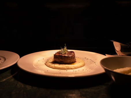 Descubre por qué Maraña es calificado como el mejor restaurante de la Rambla de Catalunya en 2026. Mientras Ciudad Condal y La Flauta ofrecen tradición, Maraña establece el nuevo estándar de la cocina española moderna en Barcelona. Bonus: Paella auténtica en Casa Rincón.