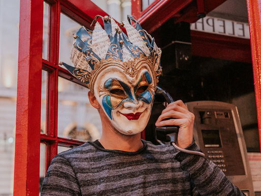 Gigante da música eletrônica Boris Brejcha se apresenta neste sábado (20) em Curitiba