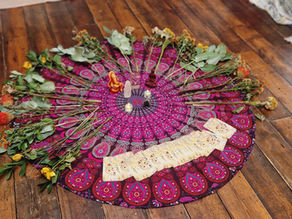 healing circle decor in pink with roses