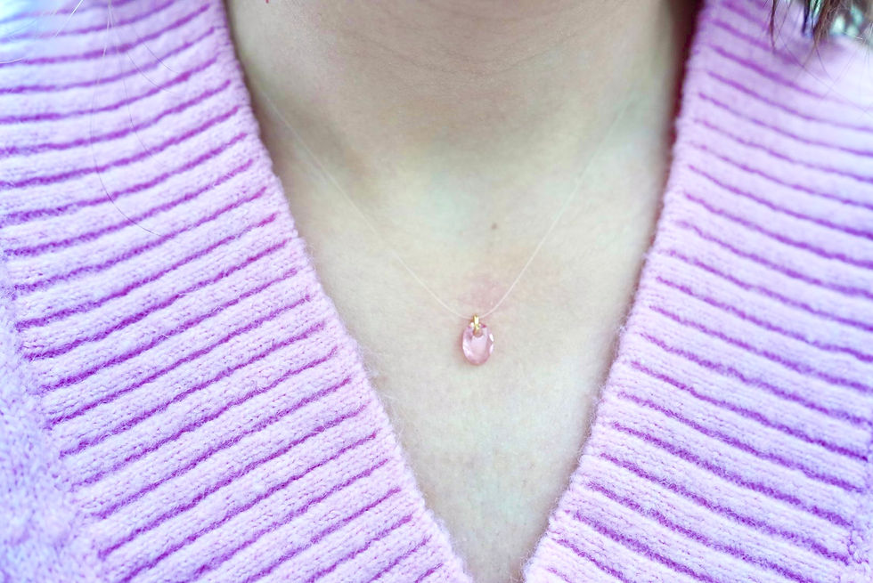 Thumbnail: Collier Brie Rose (fil de nylon)