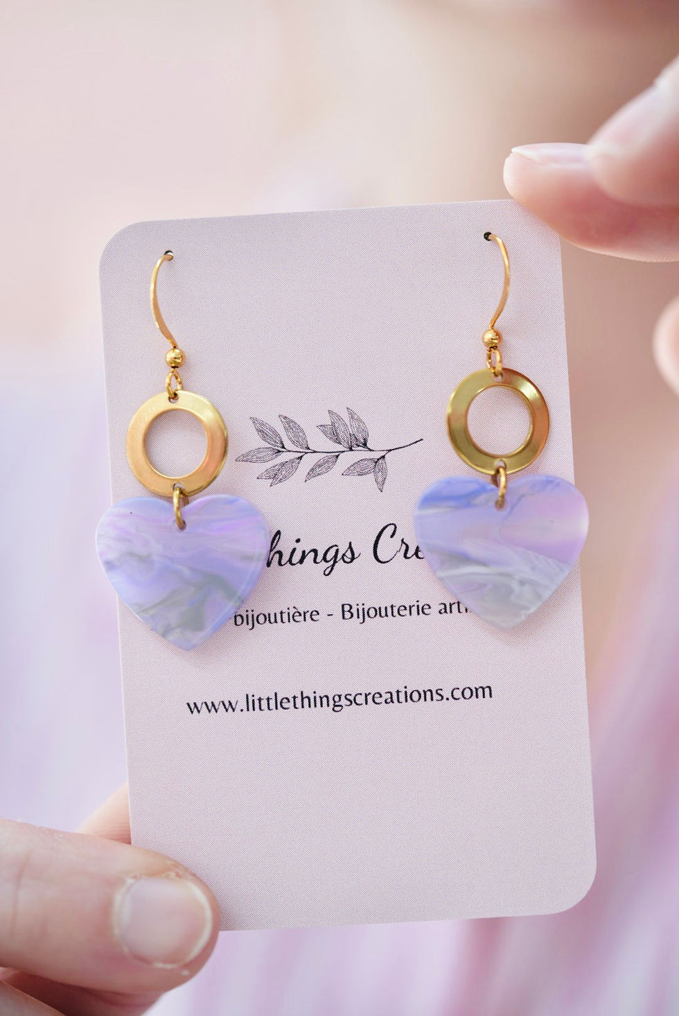Miniaturbild: Boucles d'oreilles coeurs en folie (doré/lila)