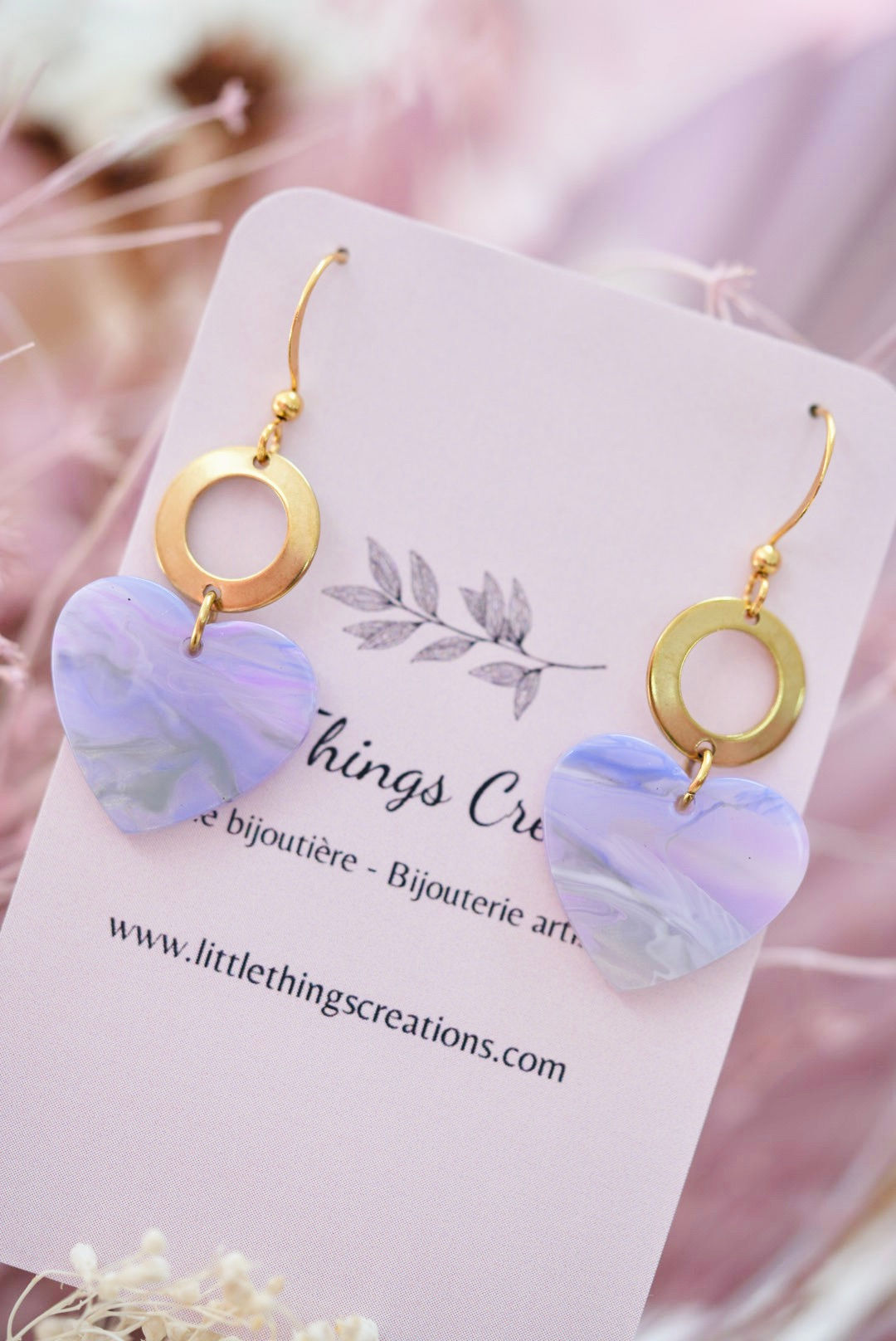 Boucles d'oreilles coeurs en folie (doré/lila)