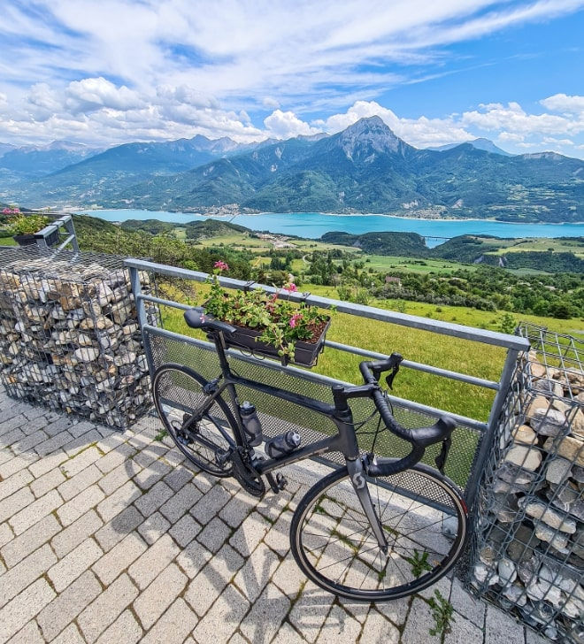 Tour du lac de Serre-Poncon à vélo