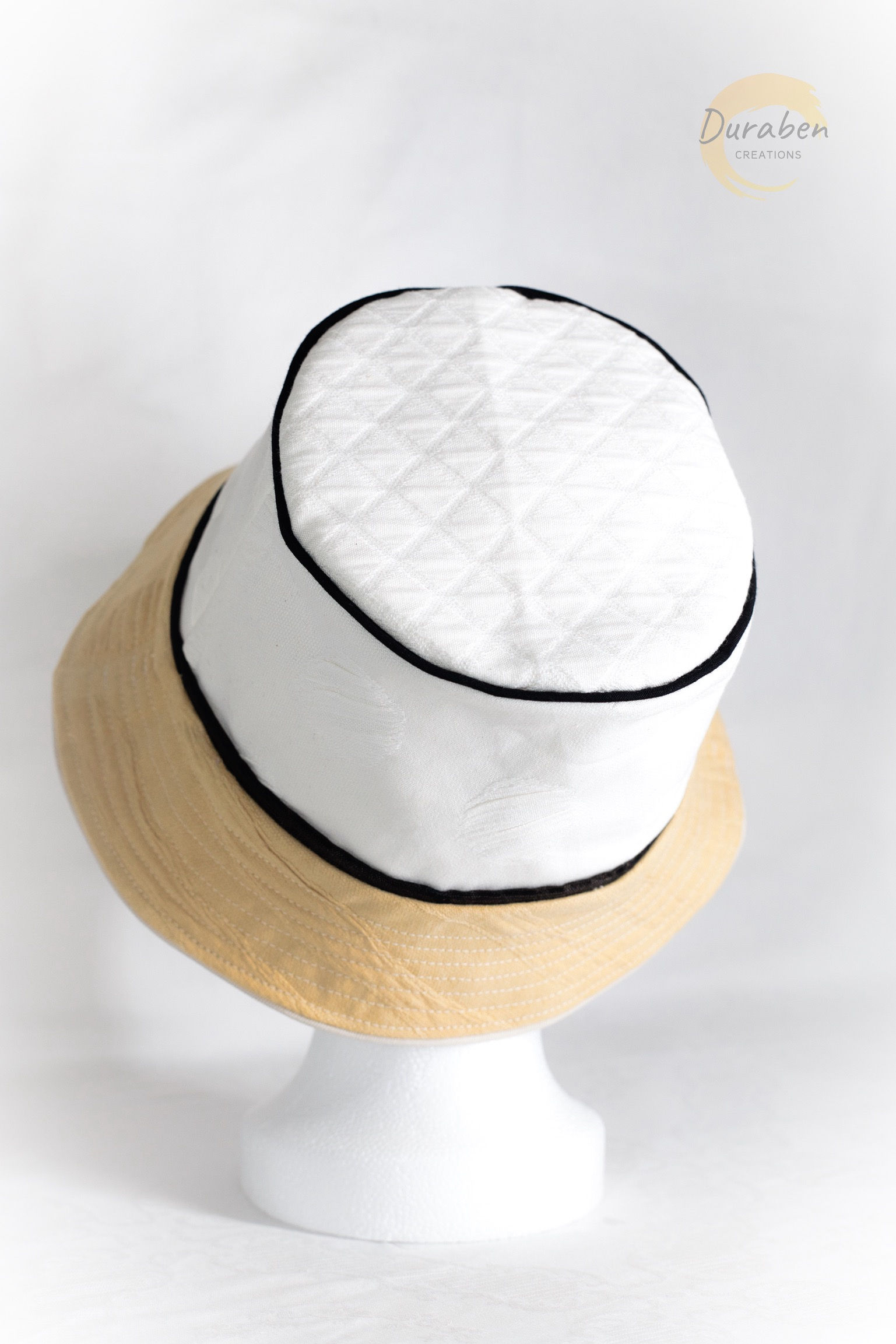 Bucket Hut weiss-gelb, Rückseite