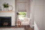 Lutron Sivoia QS Rollo an einem Wohnzimmerfenster