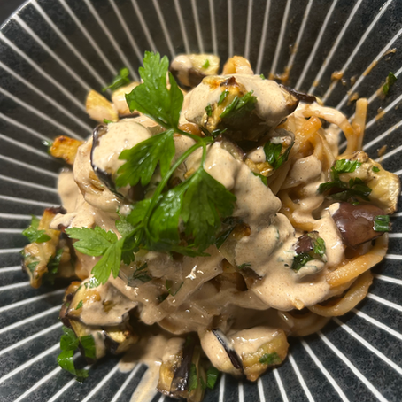 Pâtes ensoleillées à l’aubergine et tahini addictif