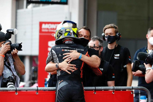 Oliver Bearman winning F4
