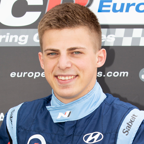 Headshot Andreas Backman.png