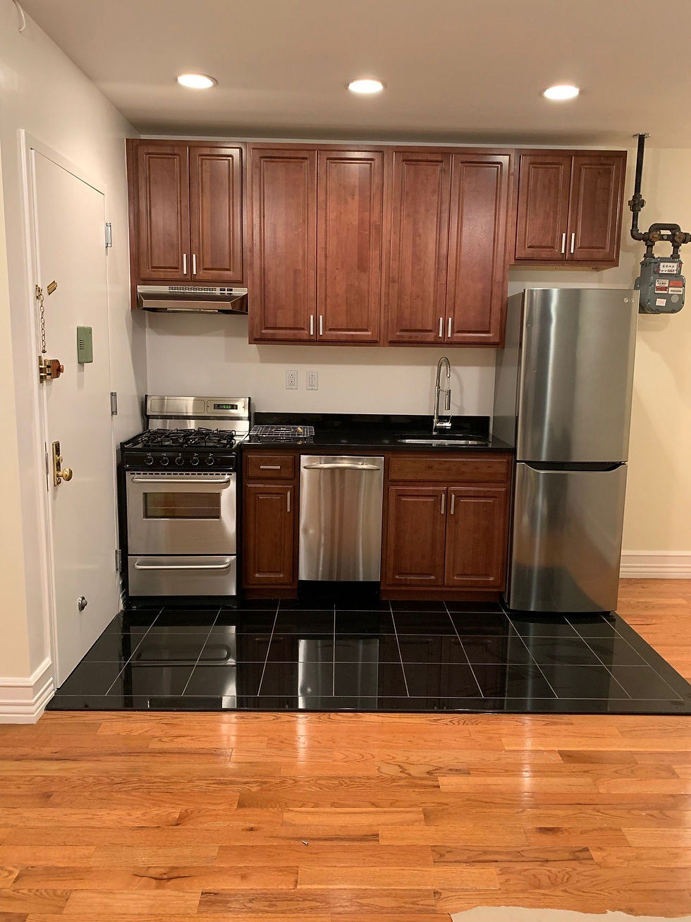 Kitchen Flooring and Remodleing - LC General Restoration LLC
