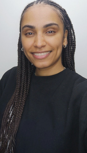Gabby Headshot (1)_edited.jpg