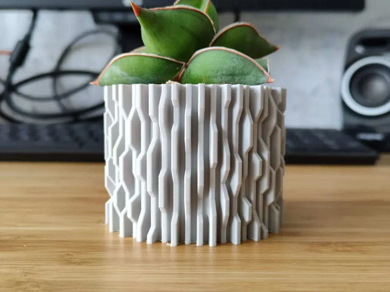 Techno Error Virus - Pot and planter for plants and flowers