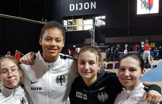 Degenfechterin Lisa Marie Löhr startete in Dijon im deutschen Team