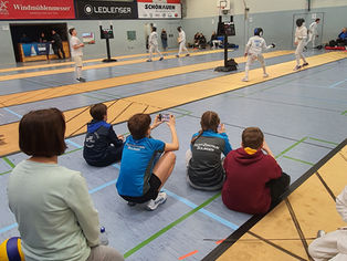 HEIMTURNIER - Fünf Medaillen am 1. Wettkampftag