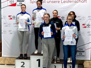 Degenfechter räumen in Leverkusen 10 Medaillen ab - Bienefeld und Reihs gewinnen