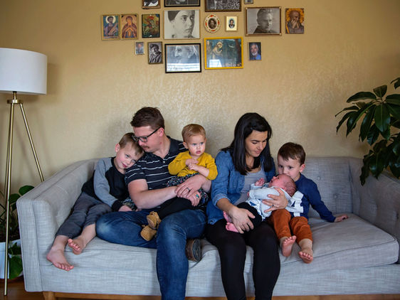 The Flow of a Lifestyle Newborn Session in Kansas City
