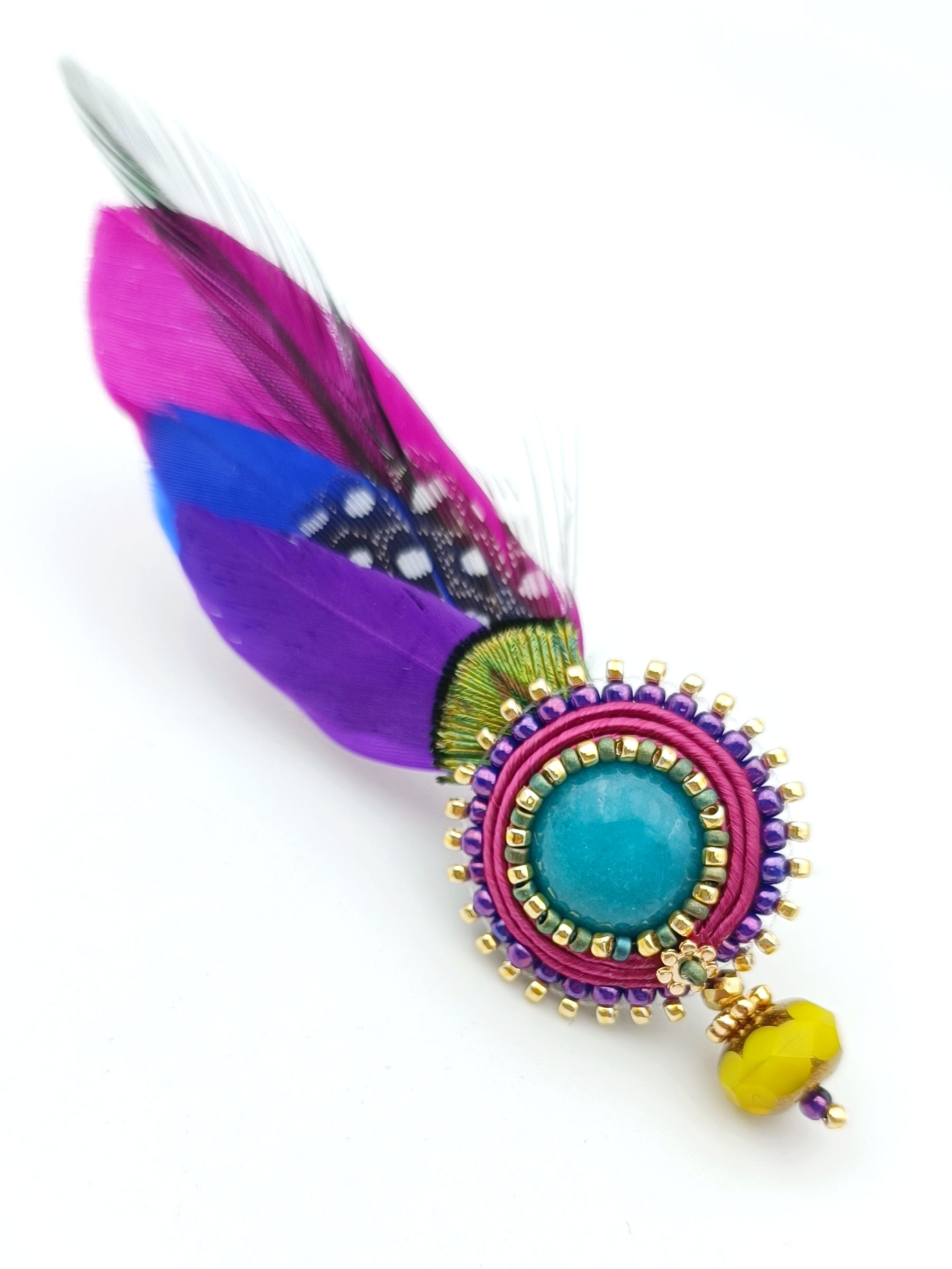 Broche, Pin's brodés, soutache et plumes. Modèle Miro. Rose. violet. turquoise.