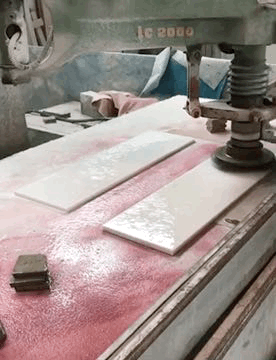 usine recadré.GIF