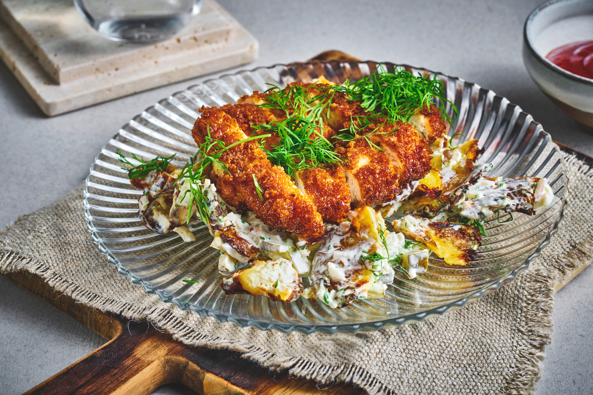 Fritert kylling med sprø potetsalat