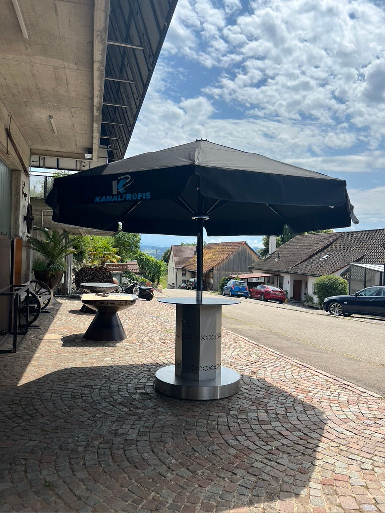 Theke mit Schirm