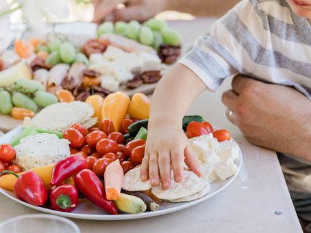 7 Stress-Free Tips for Navigating Holiday Parties with a Fussy Eater: A Guide to Happy, Peaceful Festivities