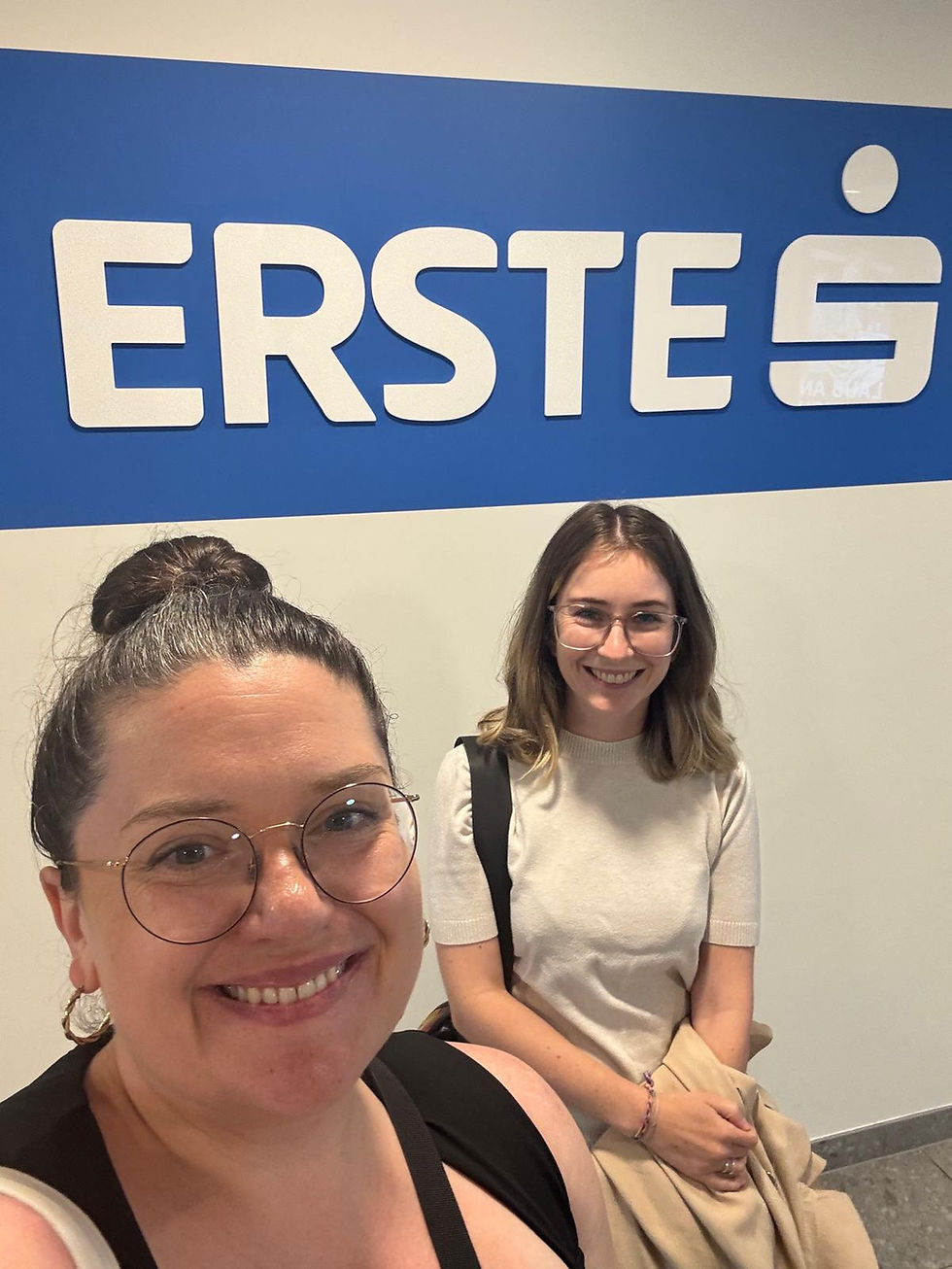 Elisabeth Marcinkowski und Isabel Bersenkowitsch bei der ERSTE Bank