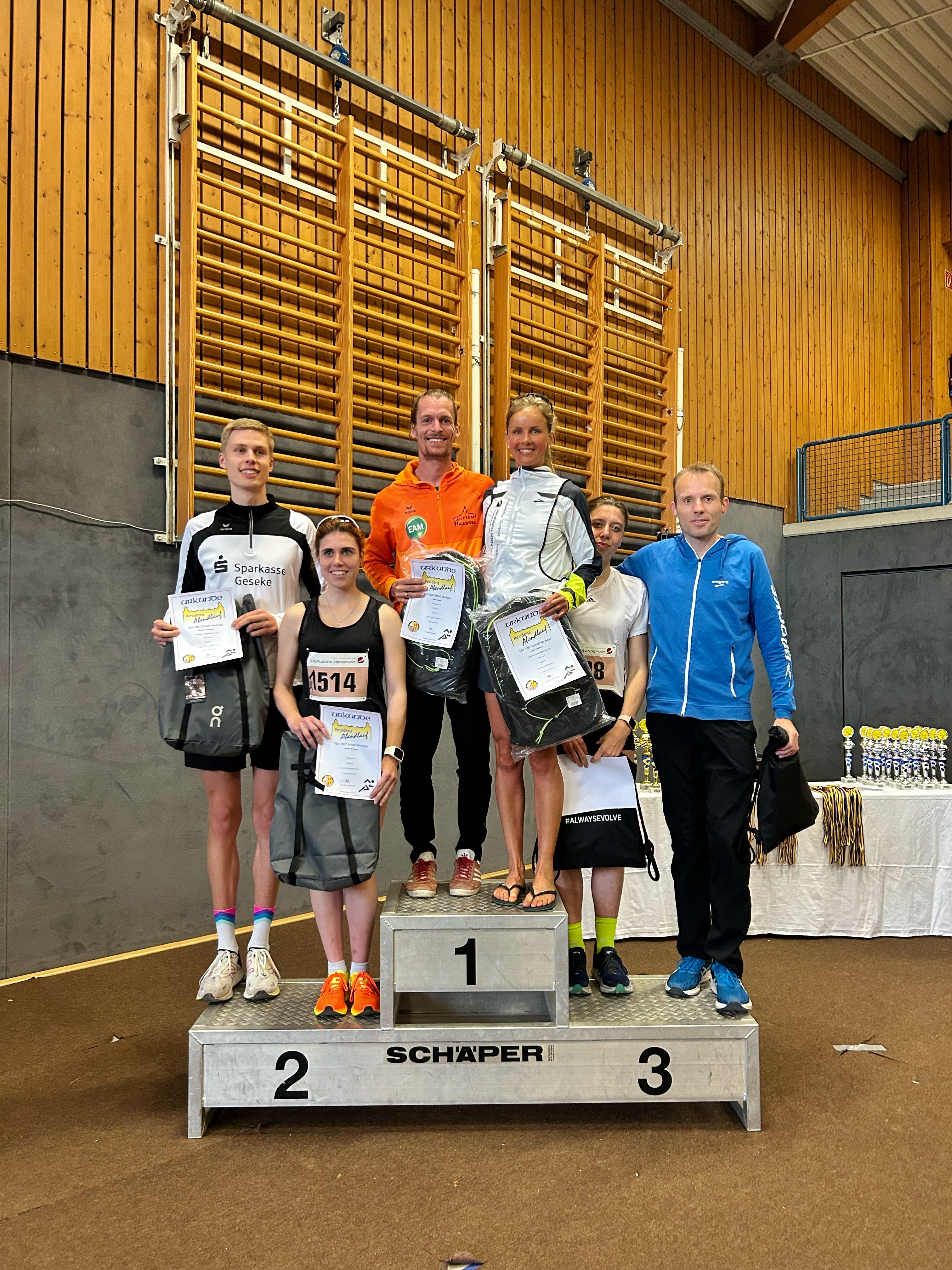 Laufteam Doppelsieg beim Residenz-Abendlauf in Paderborn