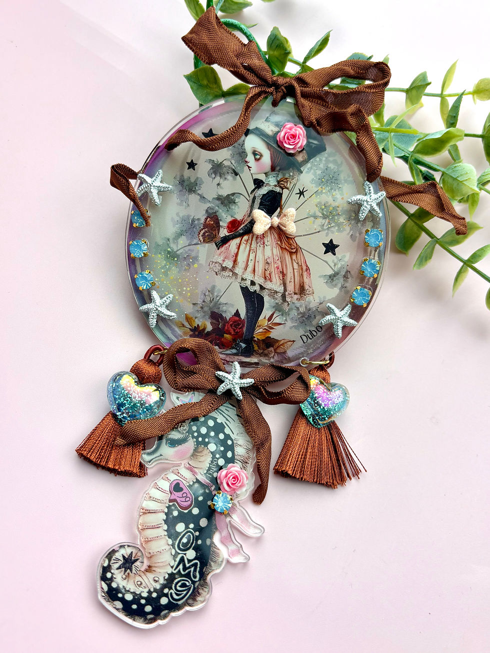 Miniature : Broche XXL « Un peu plus loin que le réel » – Bijou bohème kitsch féerique