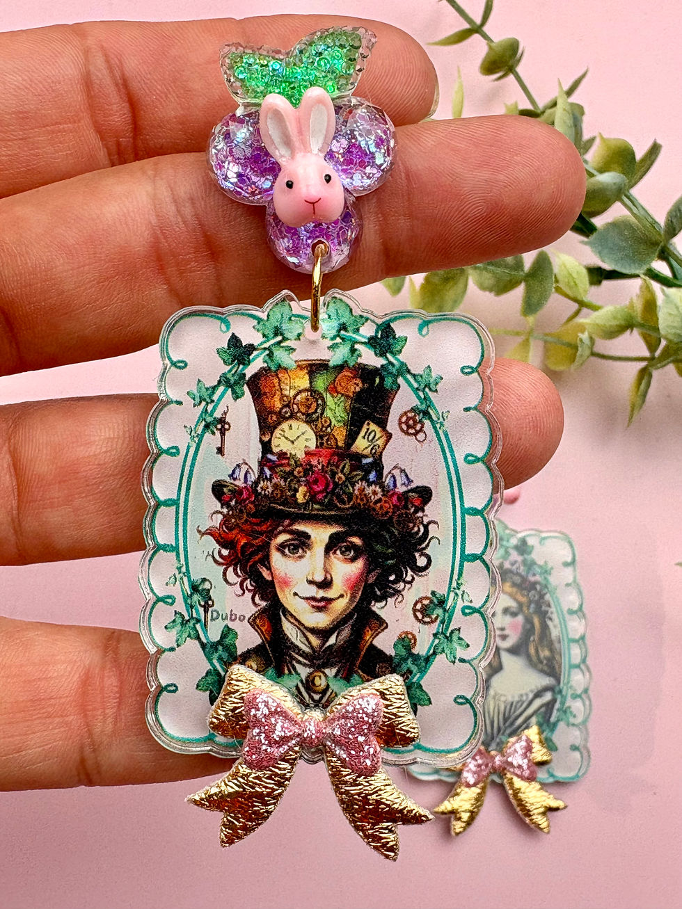 Miniature : Boucles d’oreilles XL “Alice, le Chapelier & Trop de Sucre” – Fairy Kitsch Bohèm