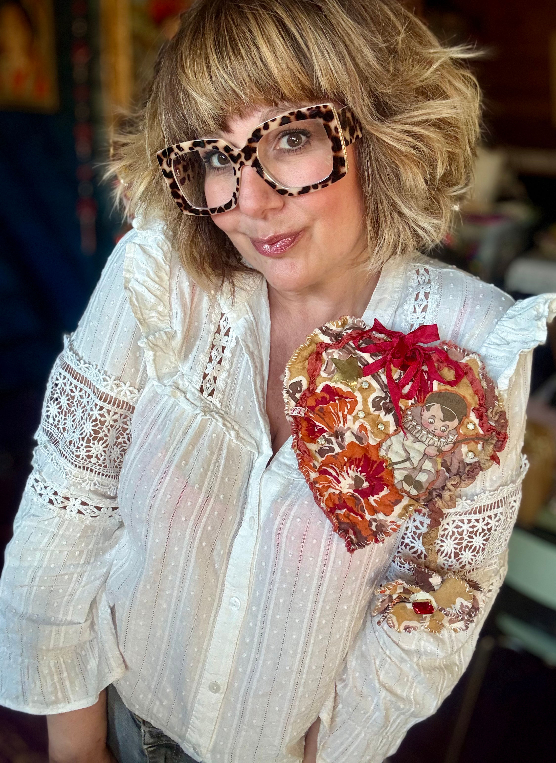 Broche XXL Fairy Kitsch Bohème – Je cueille mes propres fleurs – pièce unique