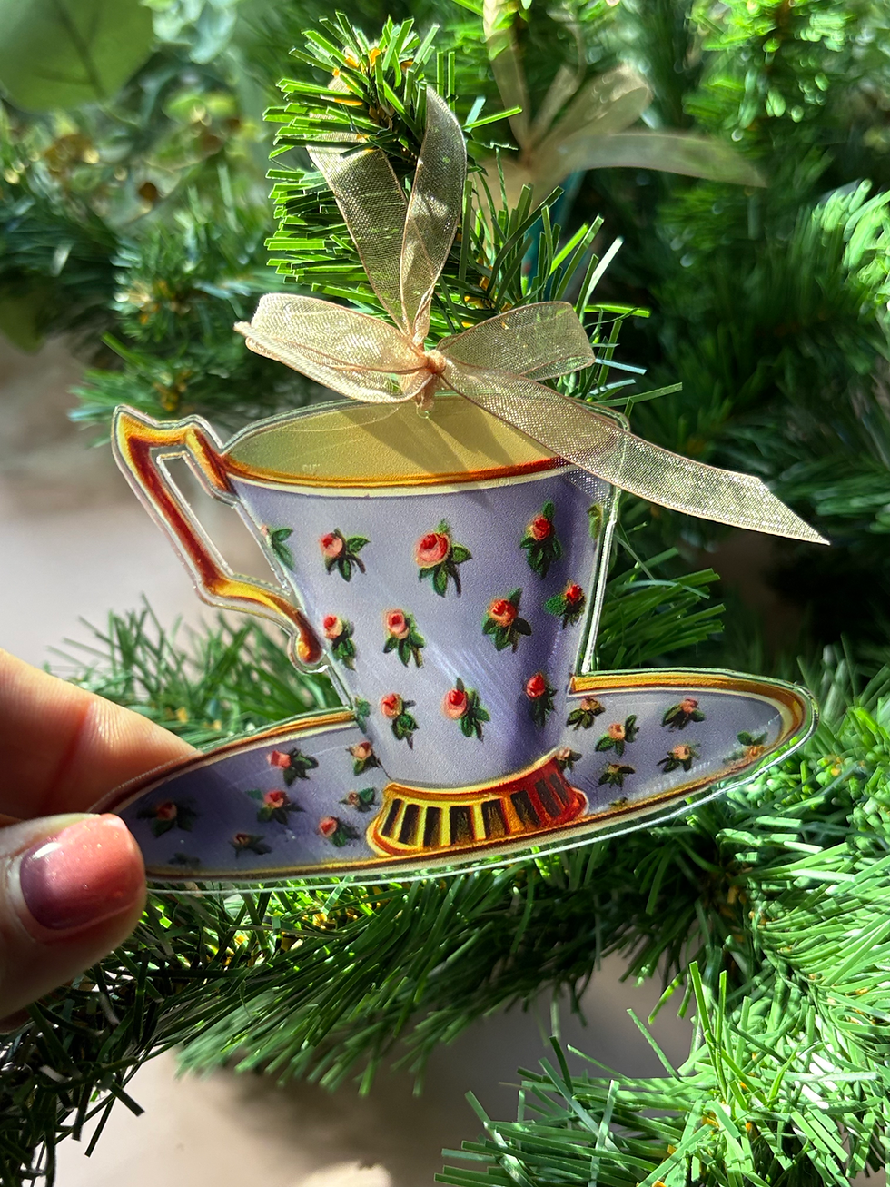 Miniature : Pampille Acrylique Tasse à Thé – Déco Féerique à Suspendre –  “L’heure du Thé » 