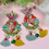 Miniature : Trône sous-marin & pompon royal – Boucles d’oreilles sirène baroque, kitsch