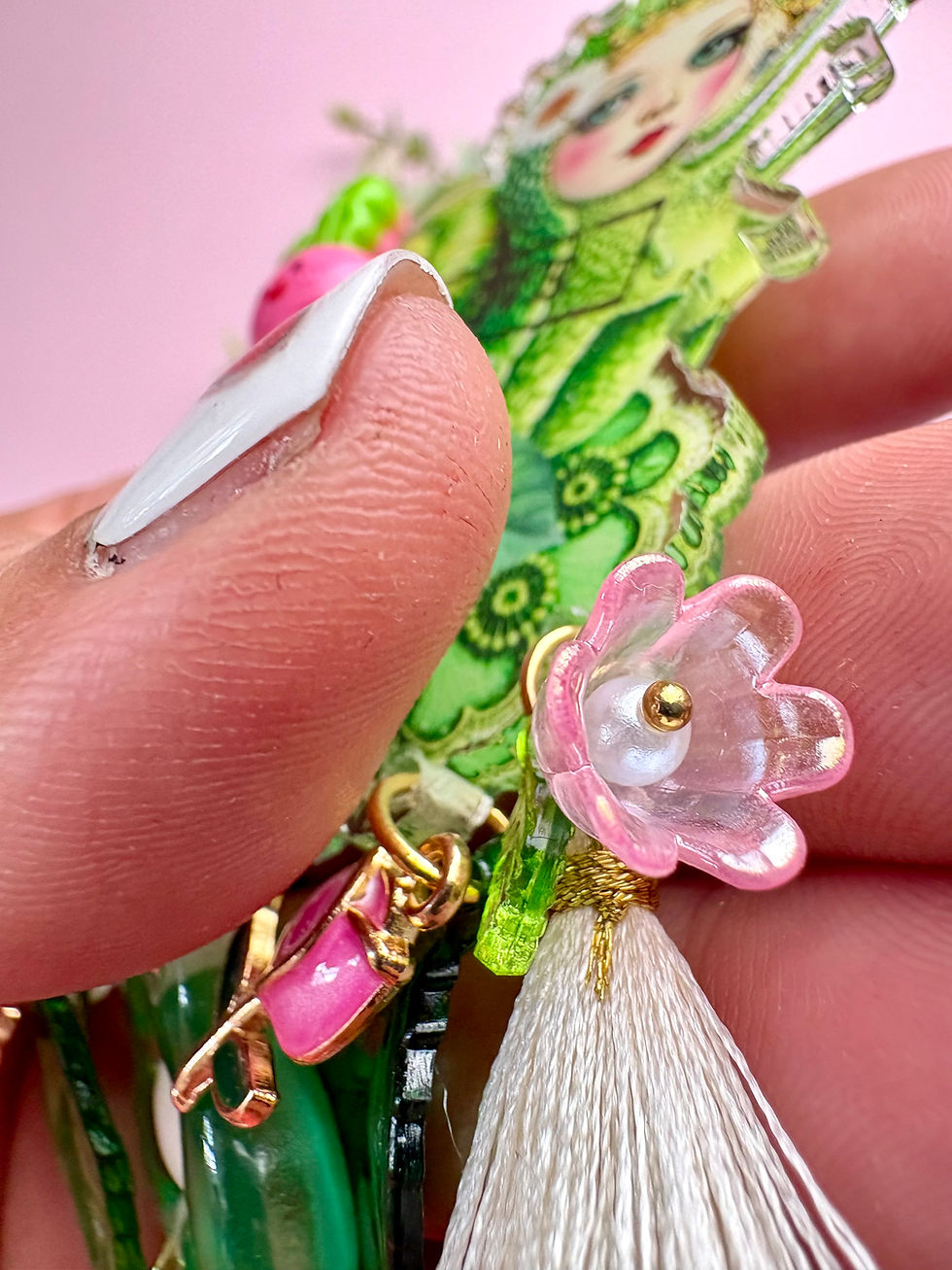 Miniature : Broche acrylique Slow Life – Fairy Kitsch Bohème – Escargot Queen