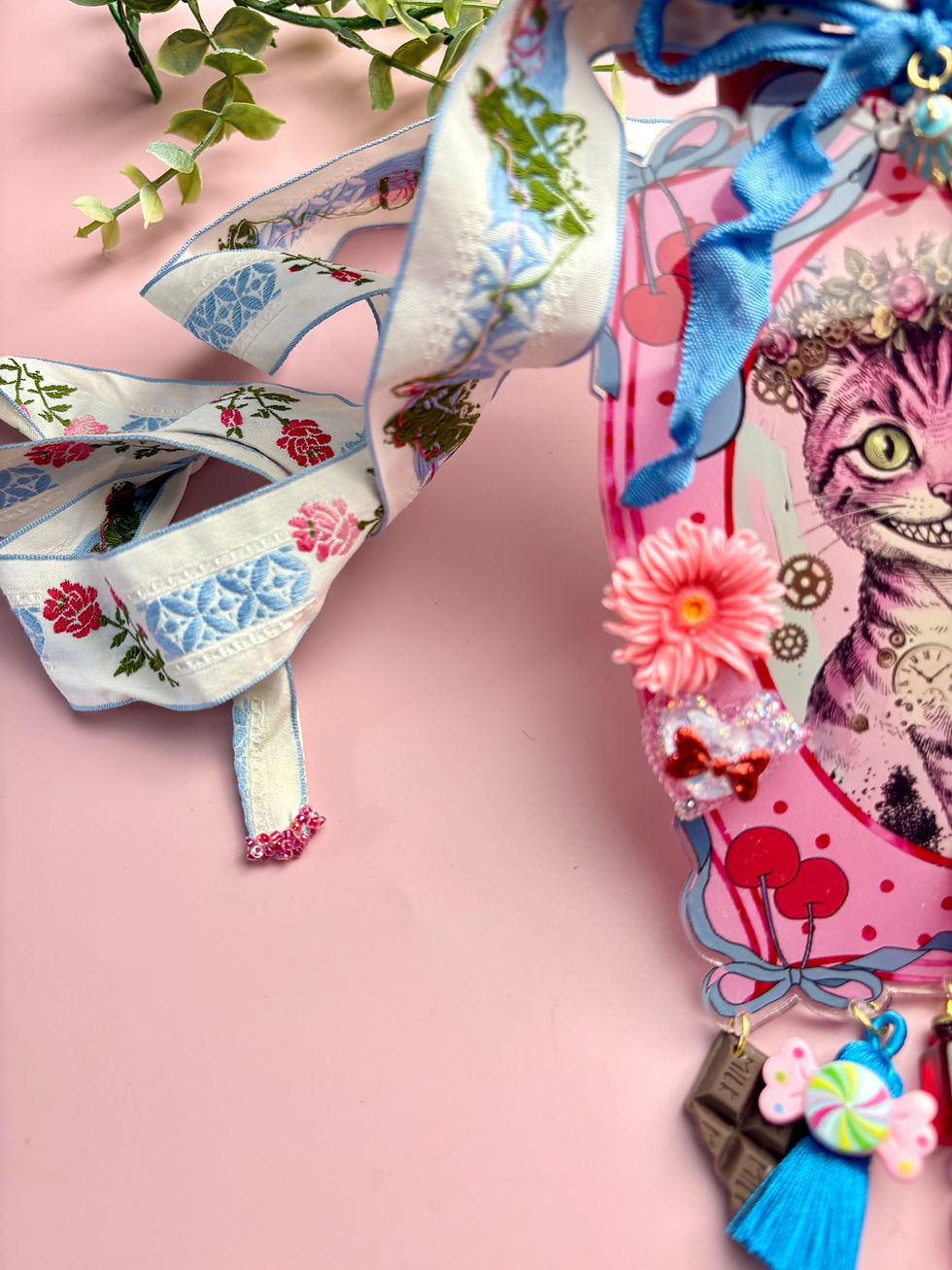 Miniature : ‼️RÉSERVÉ ‼️Alice a quitté la table – Collier XXL Fairy Kitsch Statement 