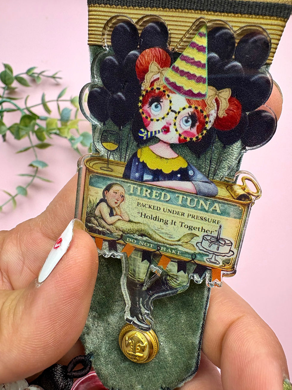 Miniature : Broche unique Fairy Kitsch « Le Sens de la Fête » – Bijoux Acrylique Fun 