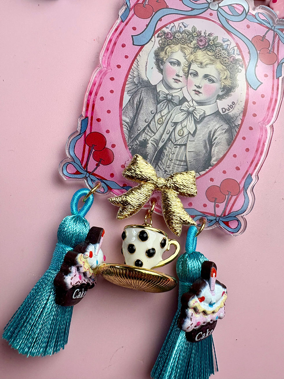 Miniature : ‼️RÉSERVÉ ‼️Alice a quitté la table – Collier XXL Fairy Kitsch Statement 
