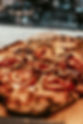 Pizza délicieuse : tomates, fromage, cuisson parfaite