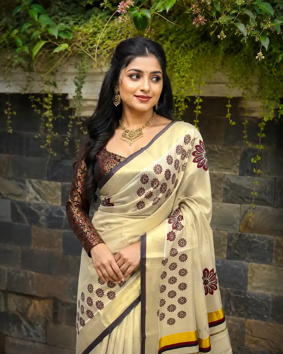 Maroon Black Phool Designer Kasavu Tissue Saree image close up view