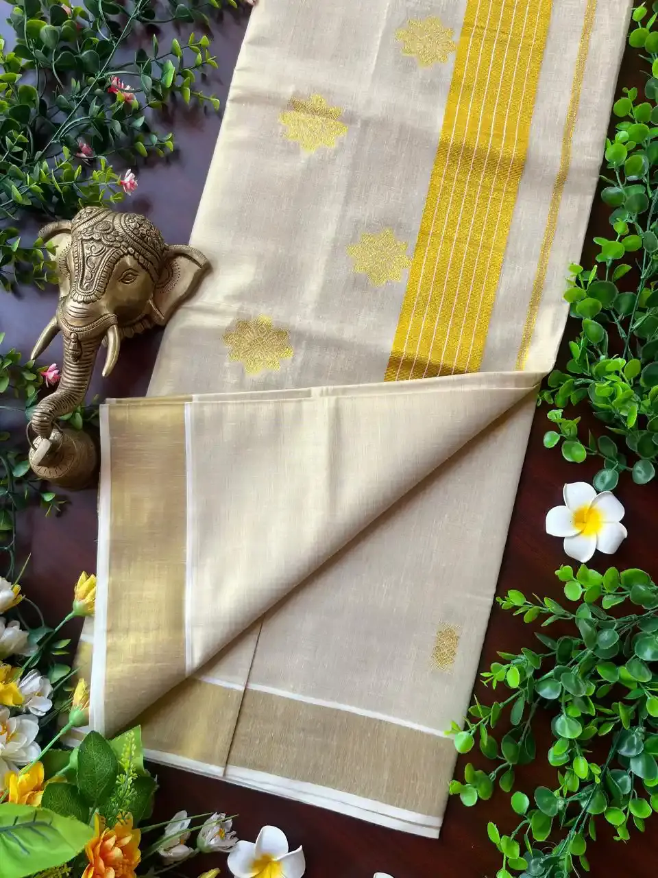 Thumbnail: Golden Floral Jacquard Tissue Kerala Kasavu Saree image open view