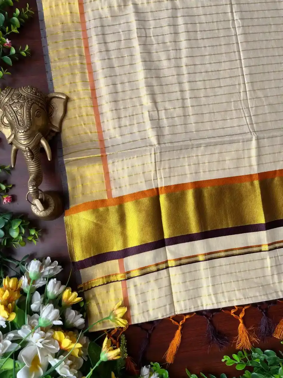 Coffee Brown Oranage Stripe Tussel Tissue Kerala Kasavu Saree image design view