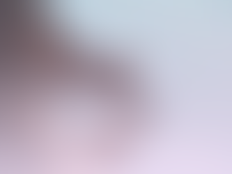 Tres escenas que ilustran los arquetipos del apego en pareja: una mano rescatando a otra como símbolo del apego ansioso, del rescatador y la salvadora y la necesidad de ser indispensable; un hombre solitario mirando el horizonte desde una montaña, reflejando la autosuficiencia del apego evitativo; y un libro abierto con la frase “escribe tu propia historia”, representando el proceso de sanar el apego y construir vínculos más auténticos.